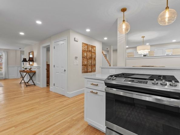 13 Broad St, Newburyport MA 01950