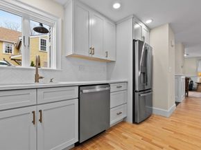 13 Broad St, Newburyport MA 01950