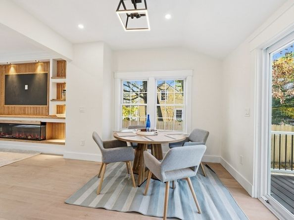 99 Grove St, Reading MA 01867