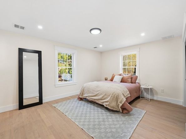 99 Grove St, Reading MA 01867