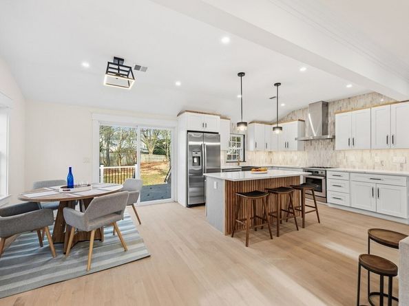 99 Grove St, Reading MA 01867