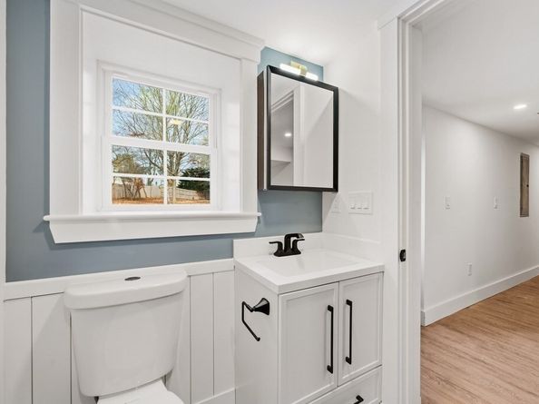 99 Grove St, Reading MA 01867