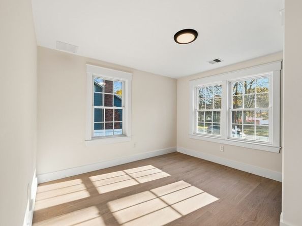 99 Grove St, Reading MA 01867