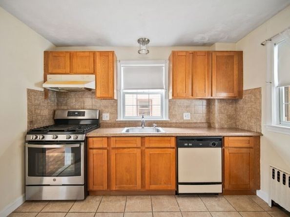 51 Brook Rd, Quincy MA 02169