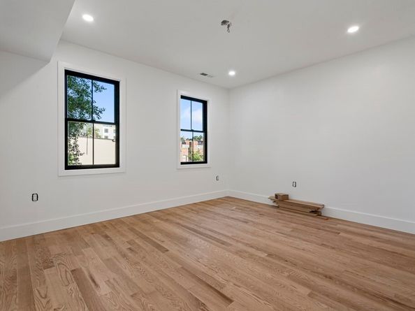 3 Pulaski Ave, Boston MA 02127