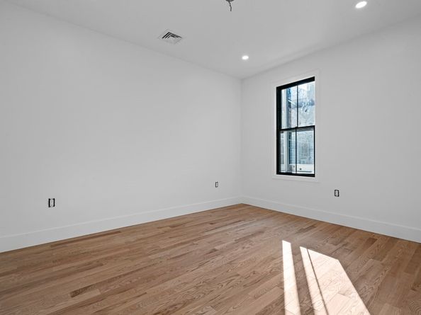 3 Pulaski Ave, Boston MA 02127