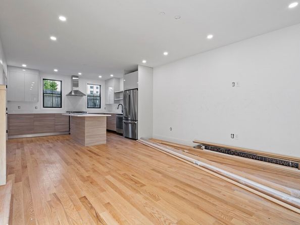 3 Pulaski Ave, Boston MA 02127