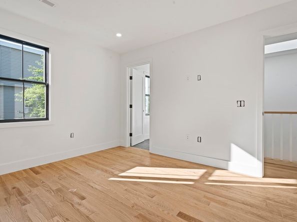 3 Pulaski Ave, Boston MA 02127