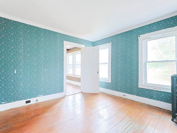 71 W Main St, West Brookfield MA 01585