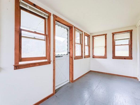 71 W Main St, West Brookfield MA 01585