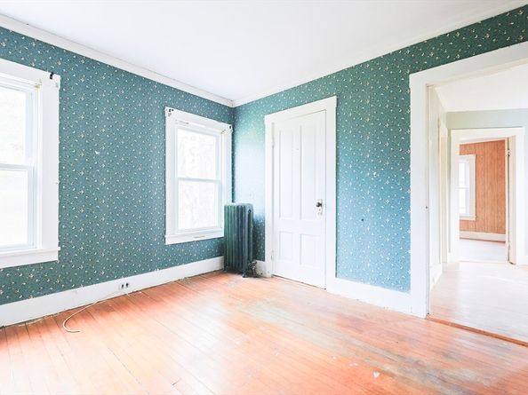 71 W Main St, West Brookfield MA 01585