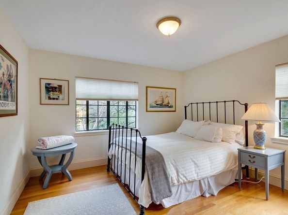 8 Felsdale Close, Winchester MA 01890