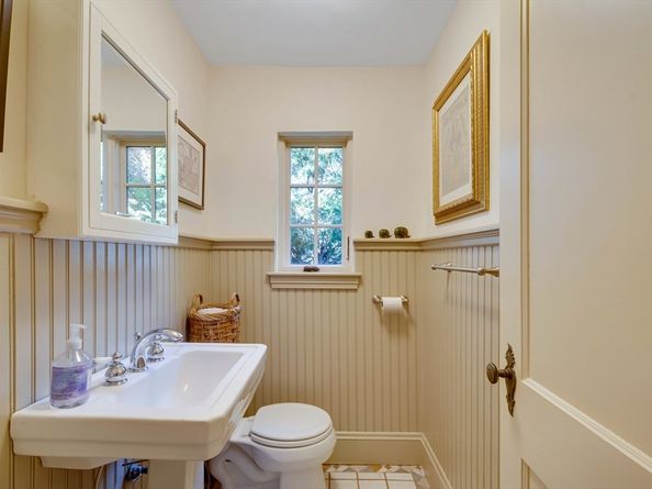 8 Felsdale Close, Winchester MA 01890