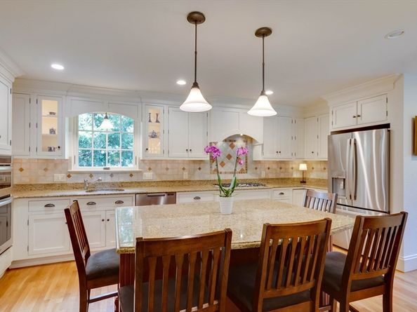 8 Felsdale Close, Winchester MA 01890