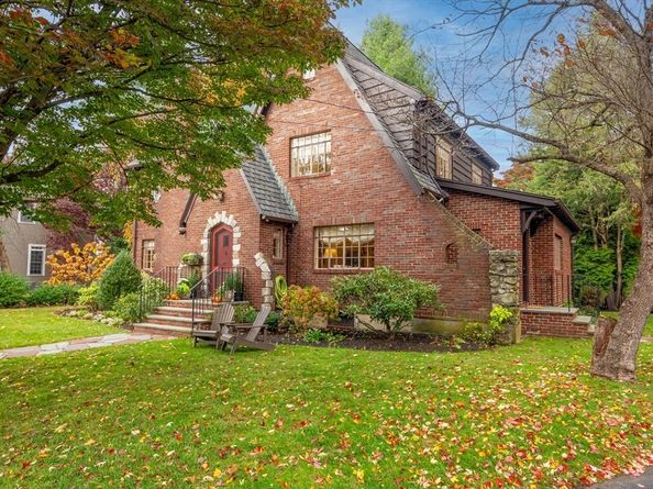 8 Felsdale Close, Winchester MA 01890