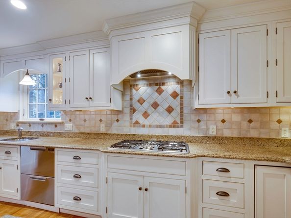 8 Felsdale Close, Winchester MA 01890