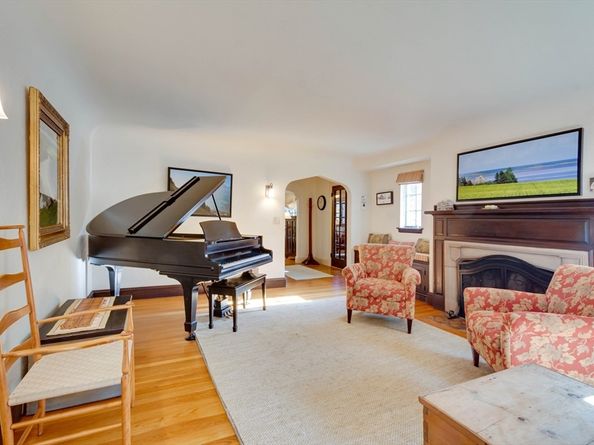 8 Felsdale Close, Winchester MA 01890