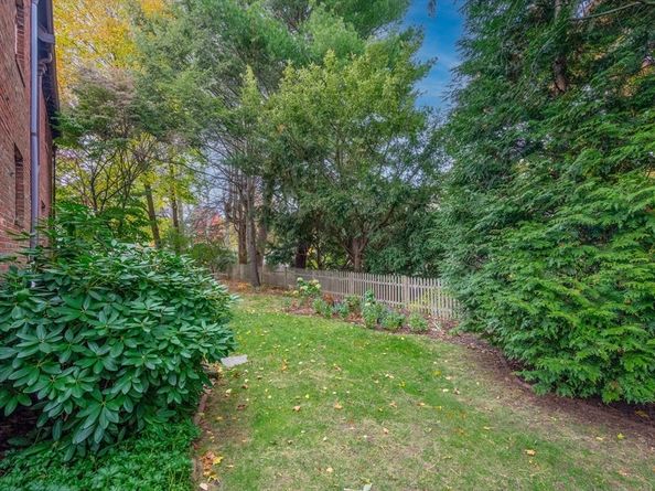 8 Felsdale Close, Winchester MA 01890