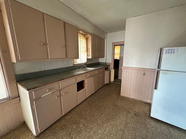 127 Cliff St, Southbridge MA 01550