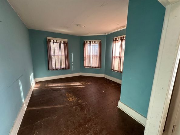 127 Cliff St, Southbridge MA 01550