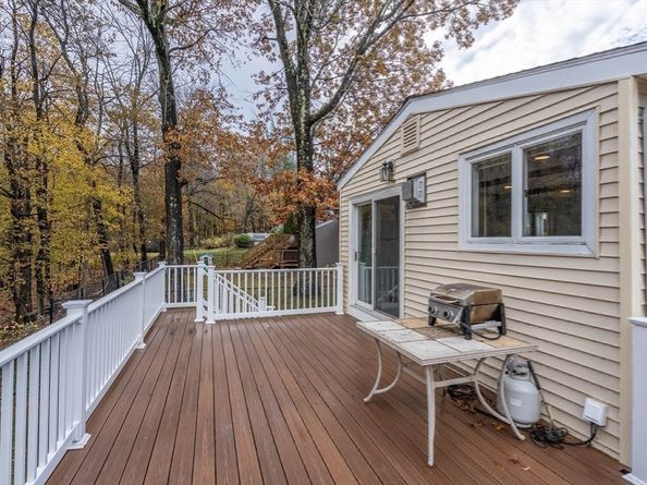 27 Brewster Road, Worcester MA 01602