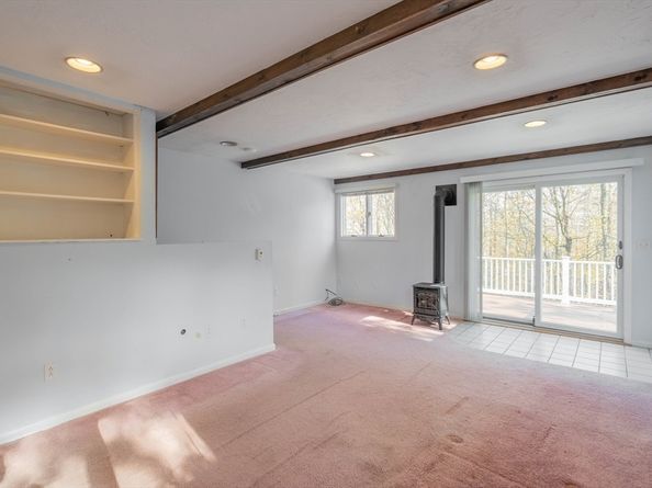 27 Brewster Road, Worcester MA 01602