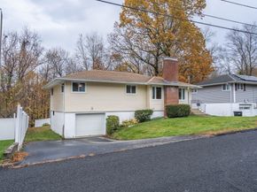 27 Brewster Road, Worcester MA 01602