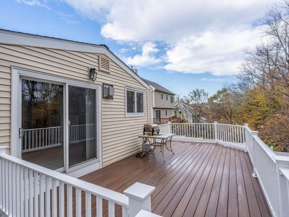 27 Brewster Road, Worcester MA 01602