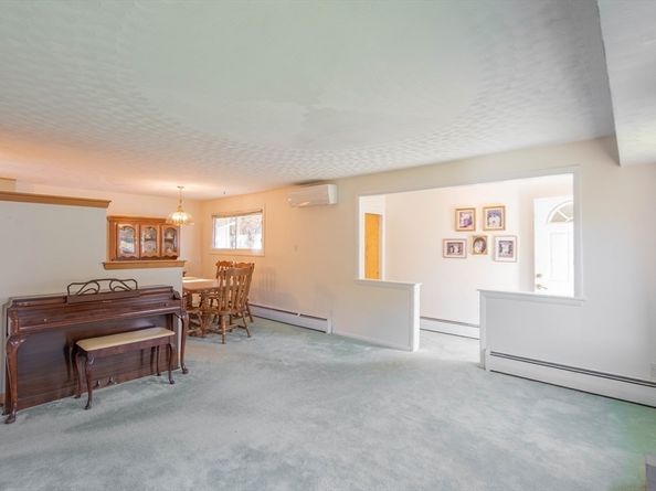 27 Brewster Road, Worcester MA 01602