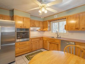 27 Brewster Road, Worcester MA 01602