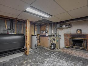 27 Brewster Road, Worcester MA 01602