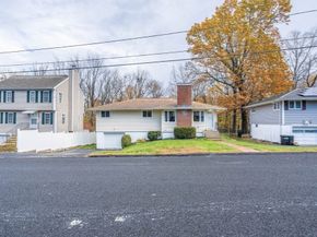 27 Brewster Road, Worcester MA 01602