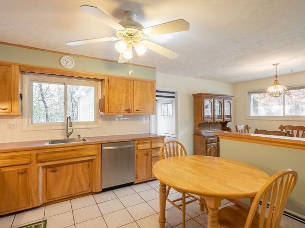 27 Brewster Road, Worcester MA 01602