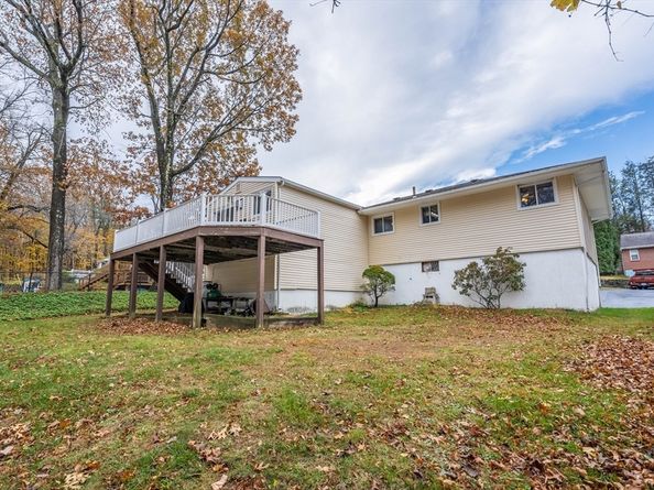 27 Brewster Road, Worcester MA 01602