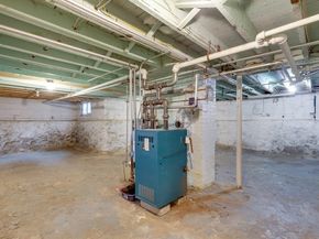 11 Larrabee St, Melrose MA 02176