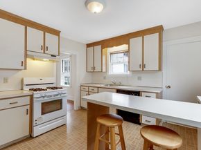 11 Larrabee St, Melrose MA 02176