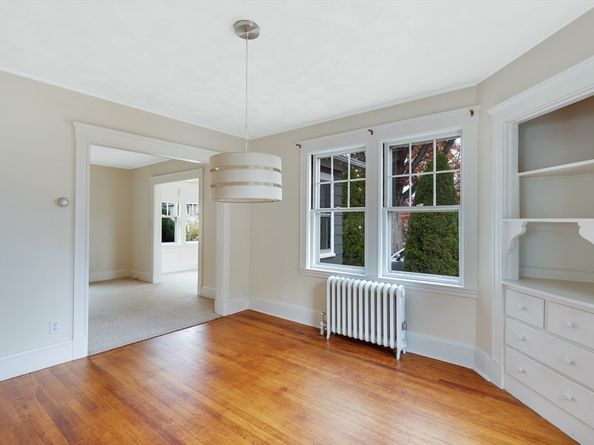 11 Larrabee St, Melrose MA 02176