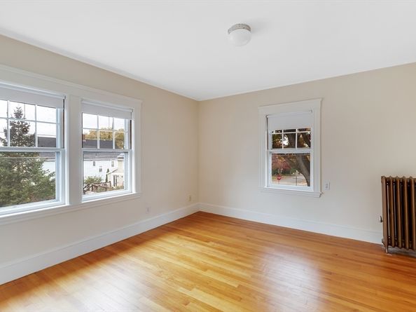 11 Larrabee St, Melrose MA 02176