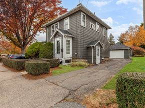11 Larrabee St, Melrose MA 02176