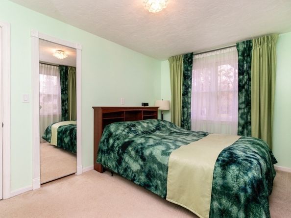 32 Marys Way, Stoughton MA 02072