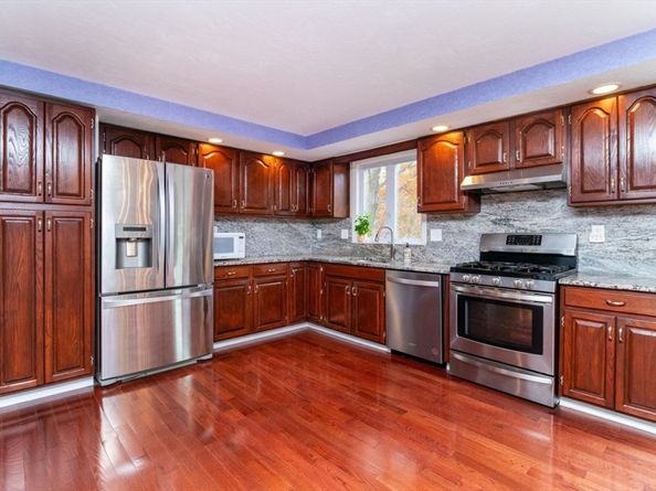 32 Marys Way, Stoughton MA 02072