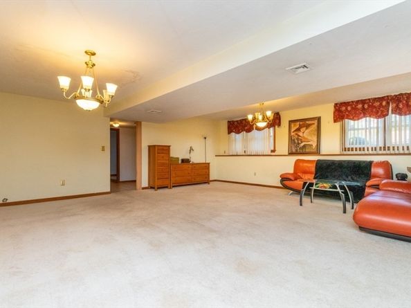 32 Marys Way, Stoughton MA 02072