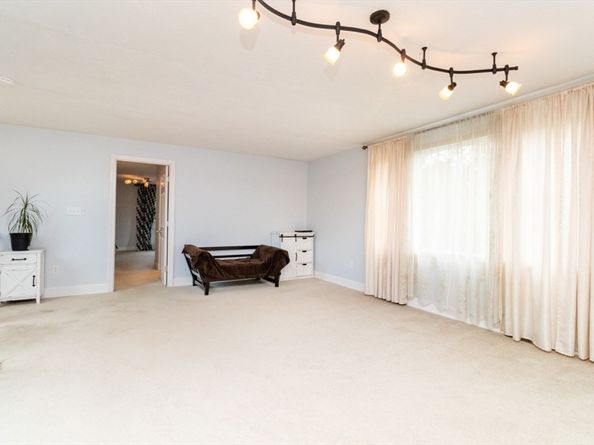 32 Marys Way, Stoughton MA 02072