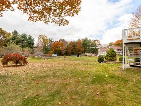 32 Marys Way, Stoughton MA 02072