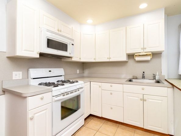 32 Marys Way, Stoughton MA 02072