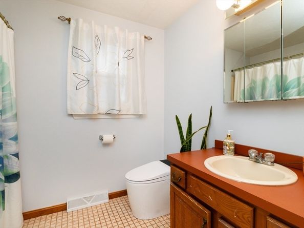 32 Marys Way, Stoughton MA 02072