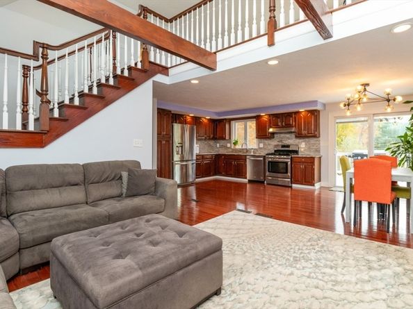 32 Marys Way, Stoughton MA 02072