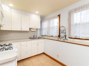 32 Marys Way, Stoughton MA 02072