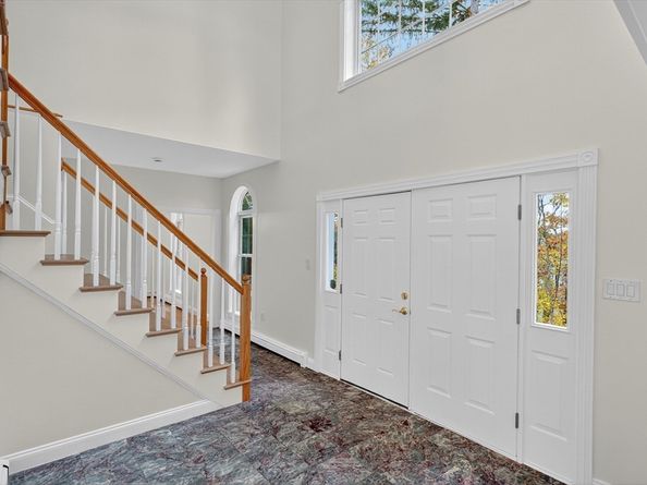 14 Pinehill Rd, Framingham MA 01701