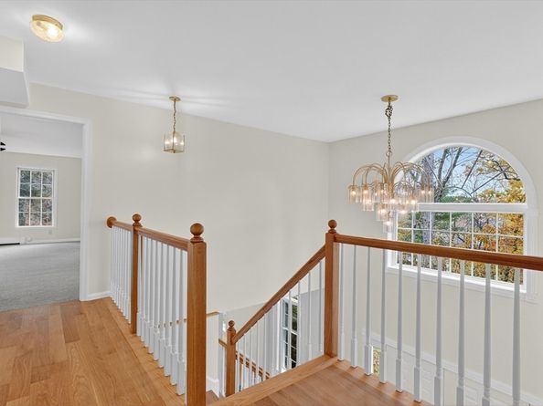 14 Pinehill Rd, Framingham MA 01701